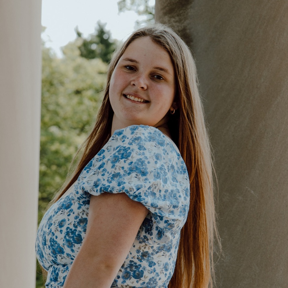 Meet your Posher, Leila